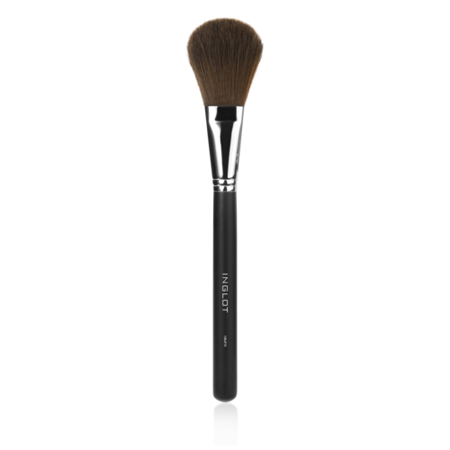 INGLOT | Makeup Brush - Hair: syntheticBest for: bronzing powder, blush, pressed powder, loose powderA classic brush for blush and sculpting powder application.